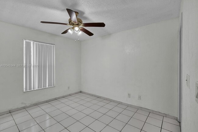 768 SW 9th St