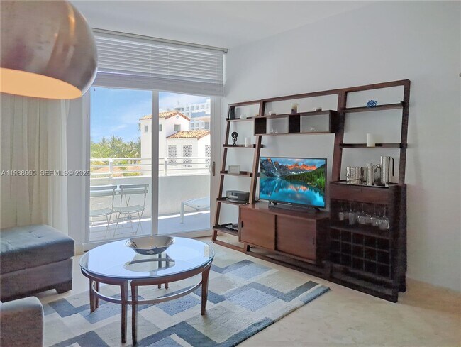 225 Collins Ave Unit 4J