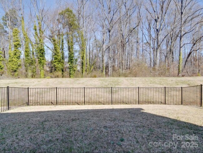 Photo - 109 Fosters Glen Pl