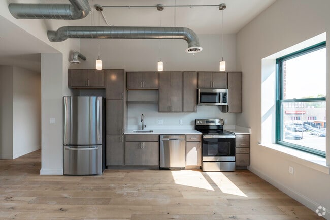 Unit 204, large modern kitchen