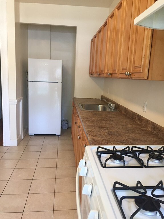 Building Photo - 20 S Huntington Ave Unit 3 Rental