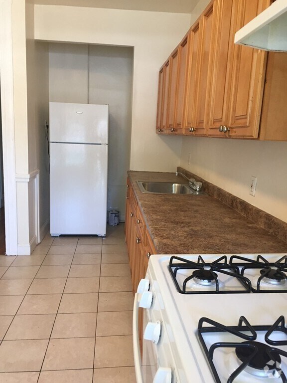 Building Photo - 20 S Huntington Ave Unit 3 Rental