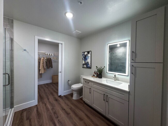 Photo - Bimini Square