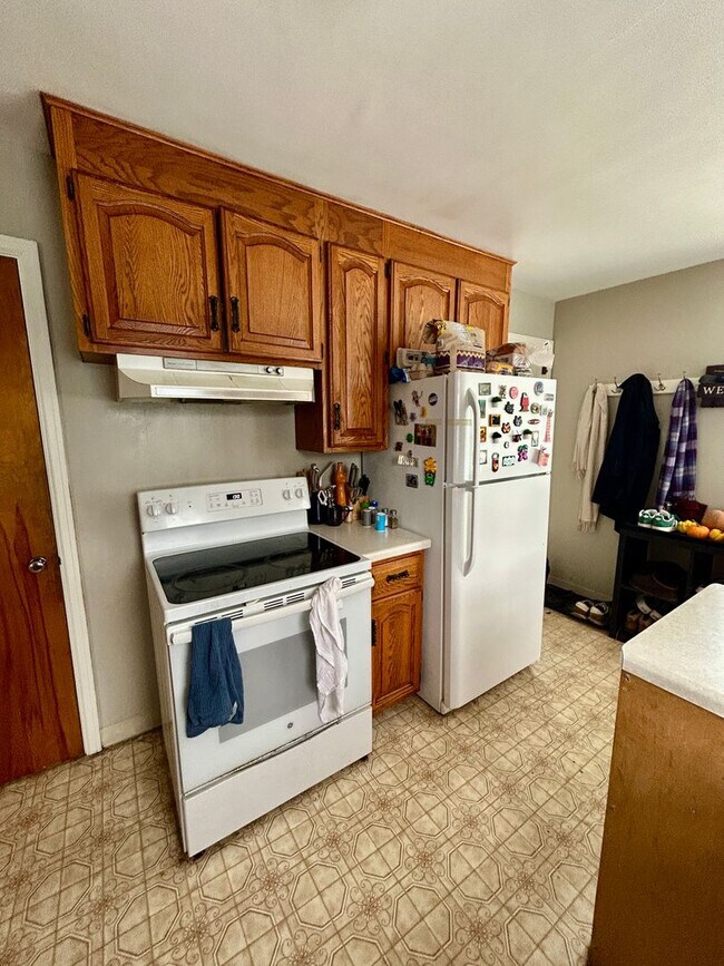 Photo - AVAILABLE JUNE - 4 BED 2 BATH