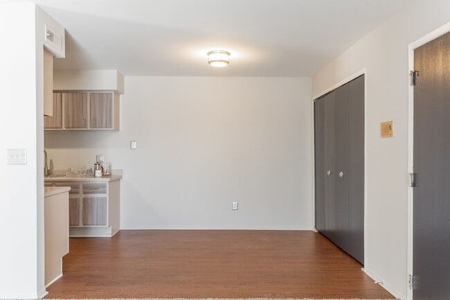 Photo - Farmington View Apartments - Farmington Hi...