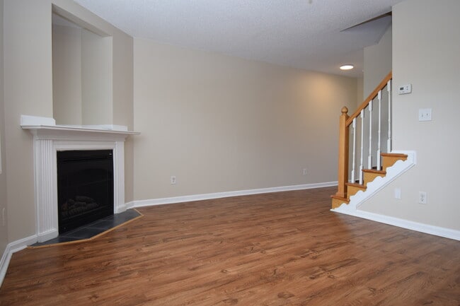 2380 Vineyard Dr Unit J1