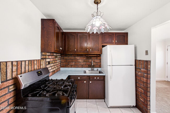 Photo - 328 Aldrich Rd
