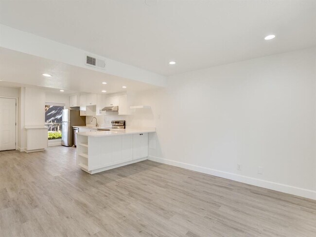 Photo - 3816 Southway Dr