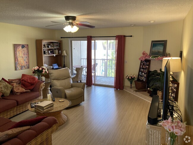 Building Photo - 751 Pinellas Bayway S Unit 203 Rental