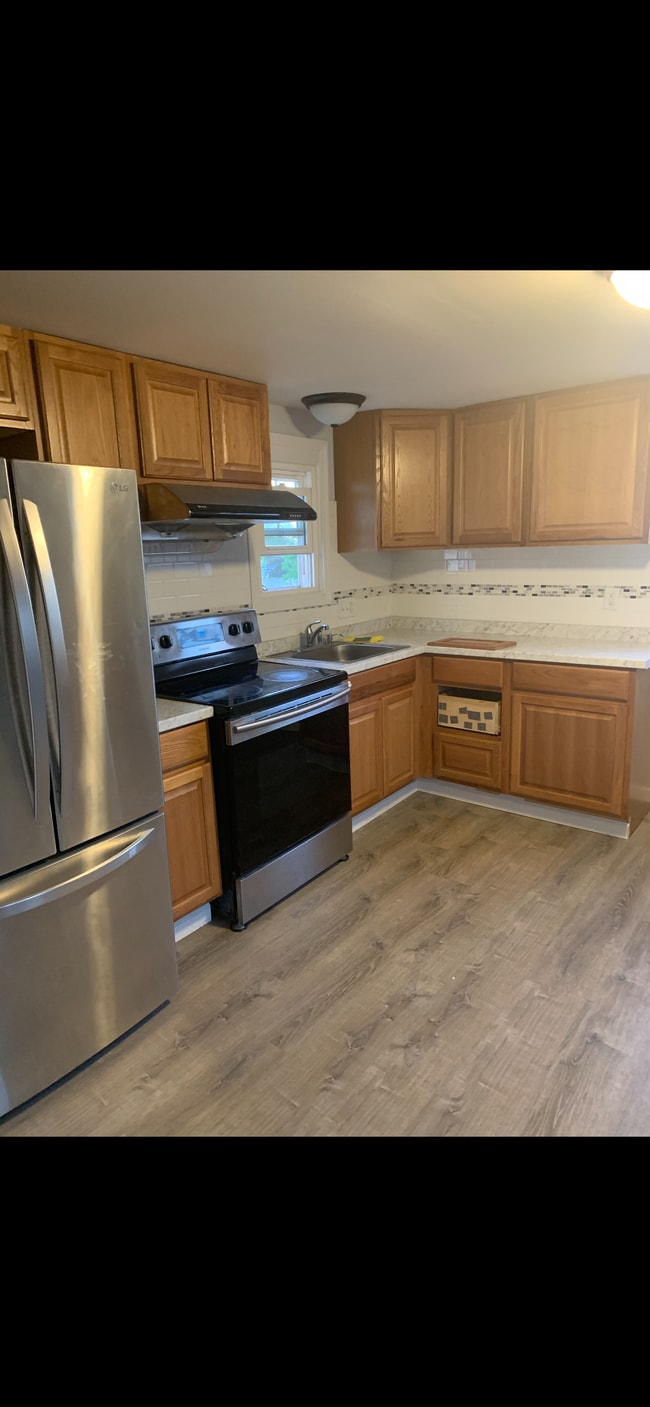 Photo - 1808 Eggert Rd