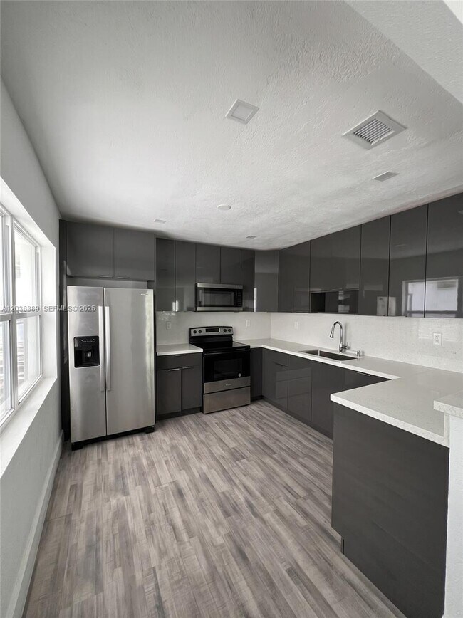 Photo - 2847 Polk St Unit 1