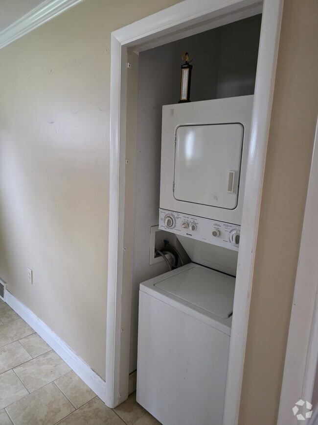 Building Photo - 540 Boquet St Rental
