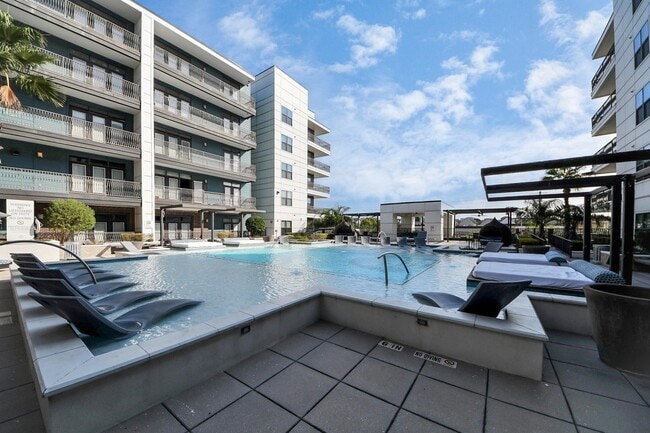 Building Photo - 5454 State St Unit 1426