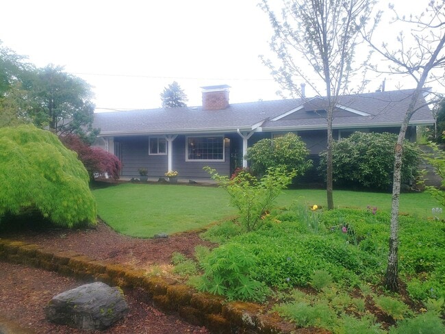 Photo - 3 Bedroom One Level House with Large Backyard on Cul de Sac in NE Portland