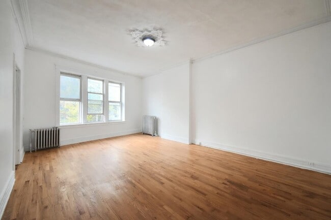 Building Photo - 184 Ocean Ave Unit 3