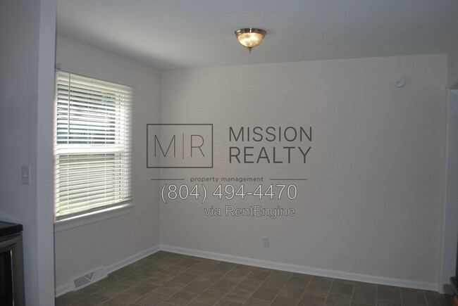 Photo - 8030 Willow Ave