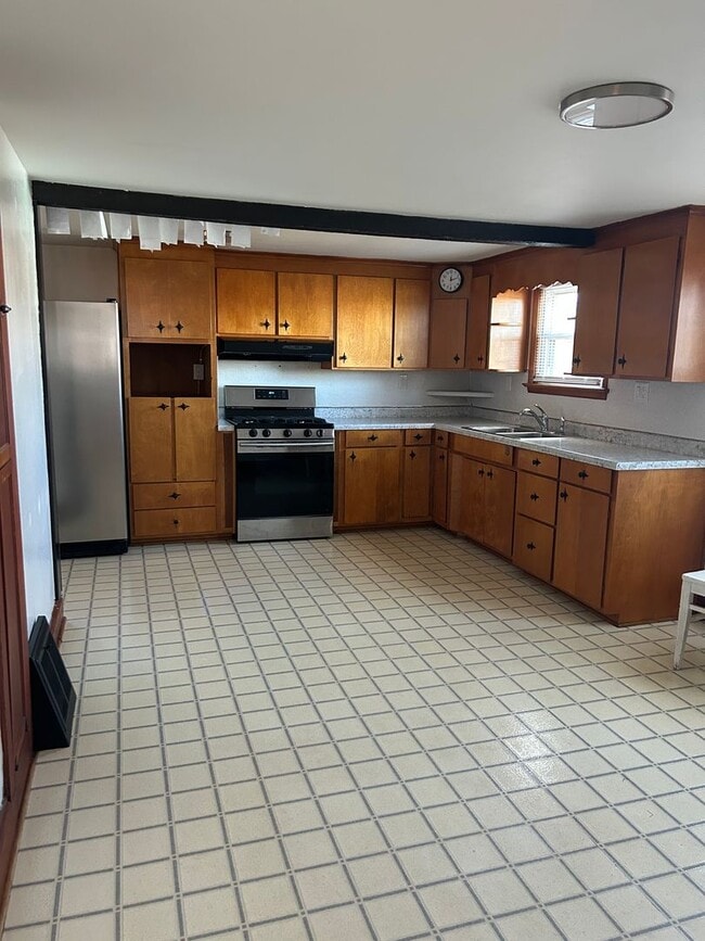 Photo - Single Family House for rent in Eastern Schools