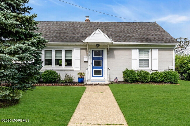 Building Photo - 407 8th Ave