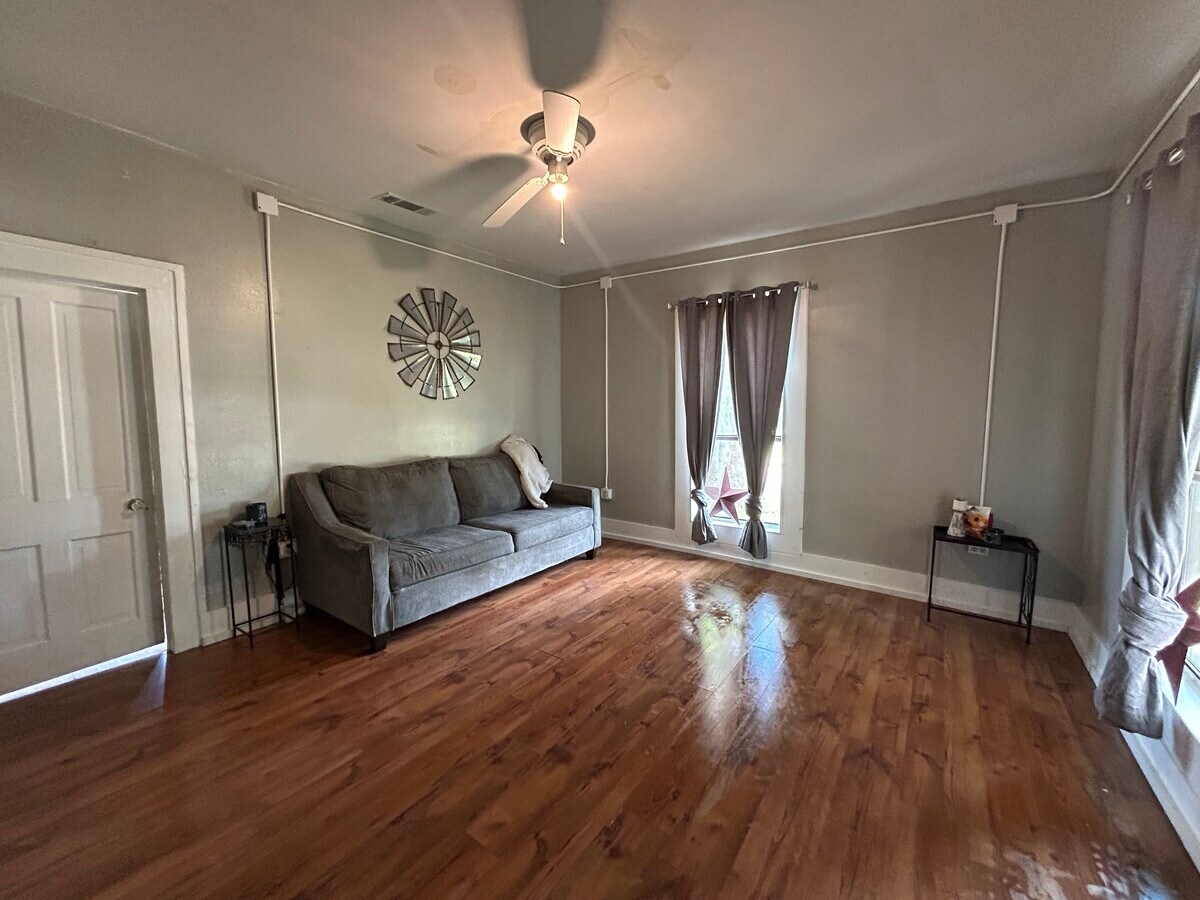 Photo - 507 W Smith St