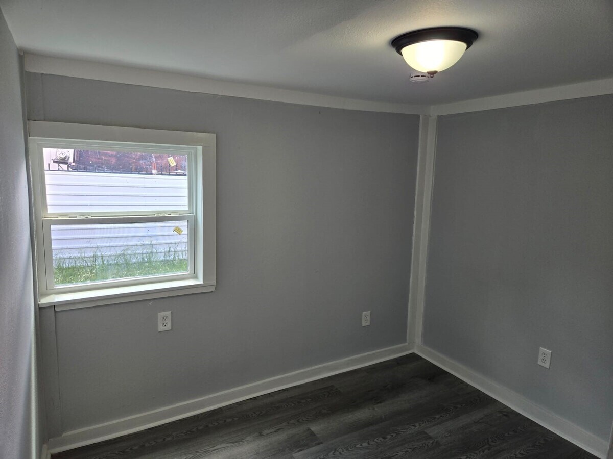 Photo - 5906 Hillsboro St