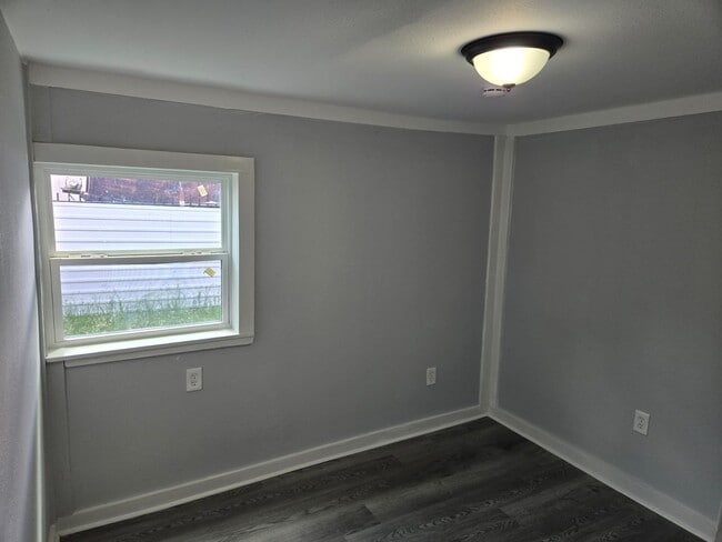 Photo - 5906 Hillsboro St