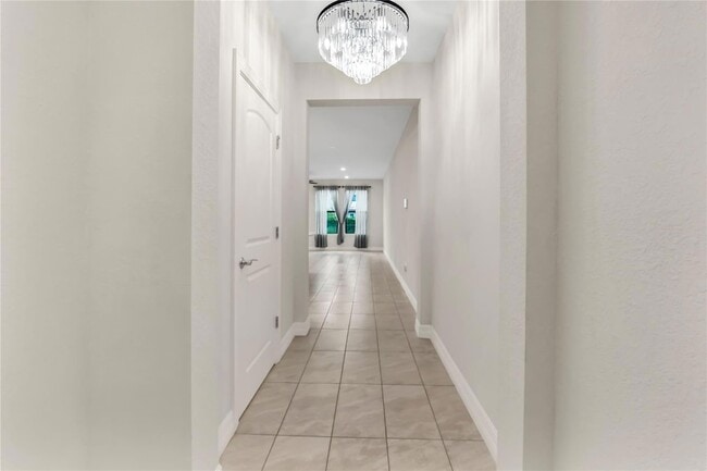 Photo - 4828 Chantilly Rd