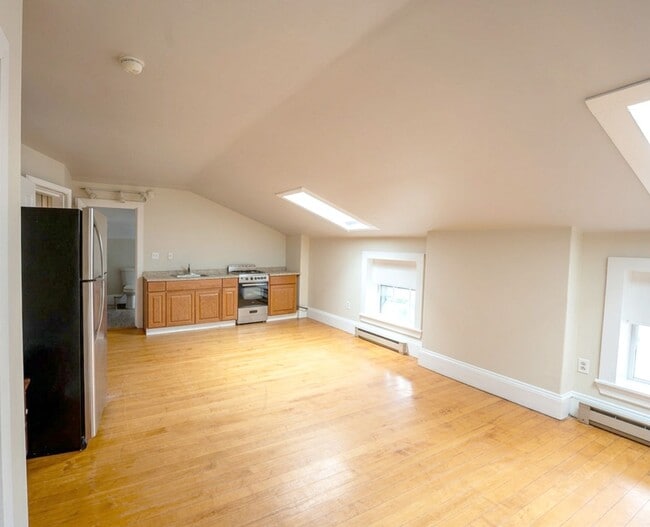Photo - 52 Carleton St Unit 4