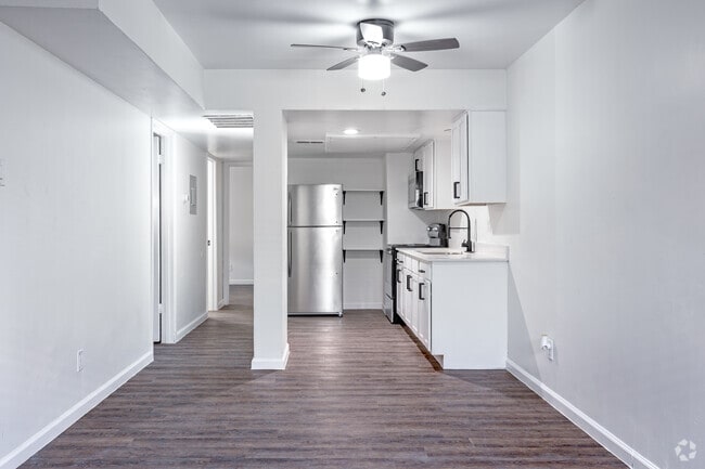 2BR, 2BA - 946SF (Plan E) - Dining Room - Sawyers Mill Apartments