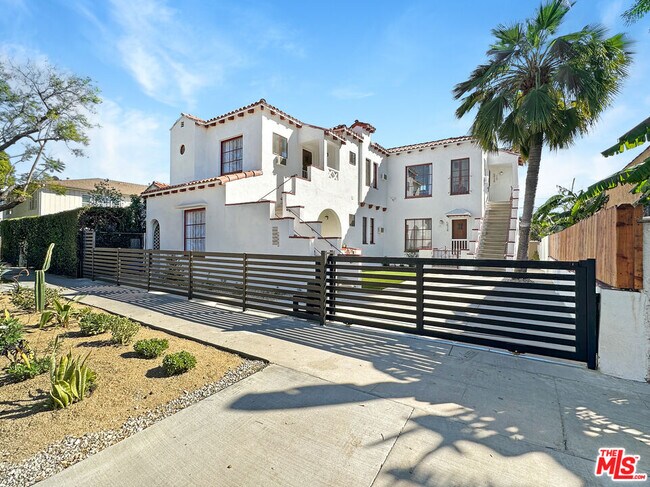 Photo - 5932 Willoughby Ave