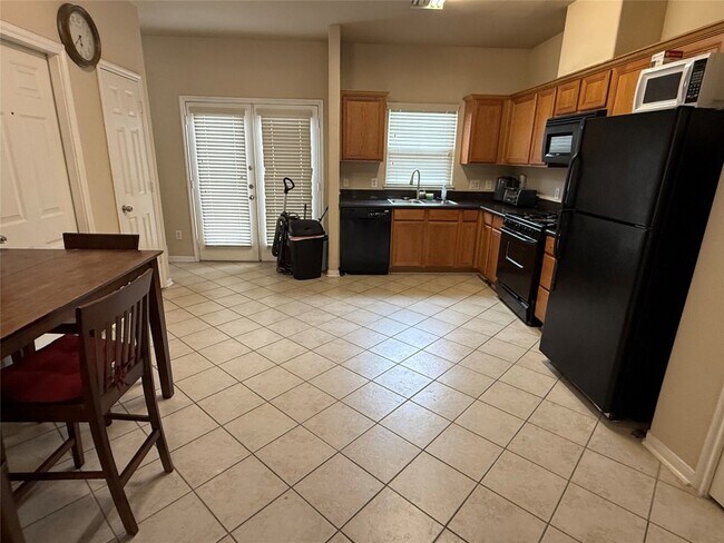 Photo - 2231 Naomi St