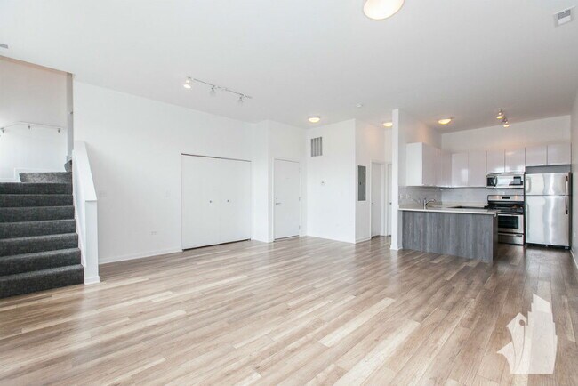 Photo - 2700 W North Ave Unit 302