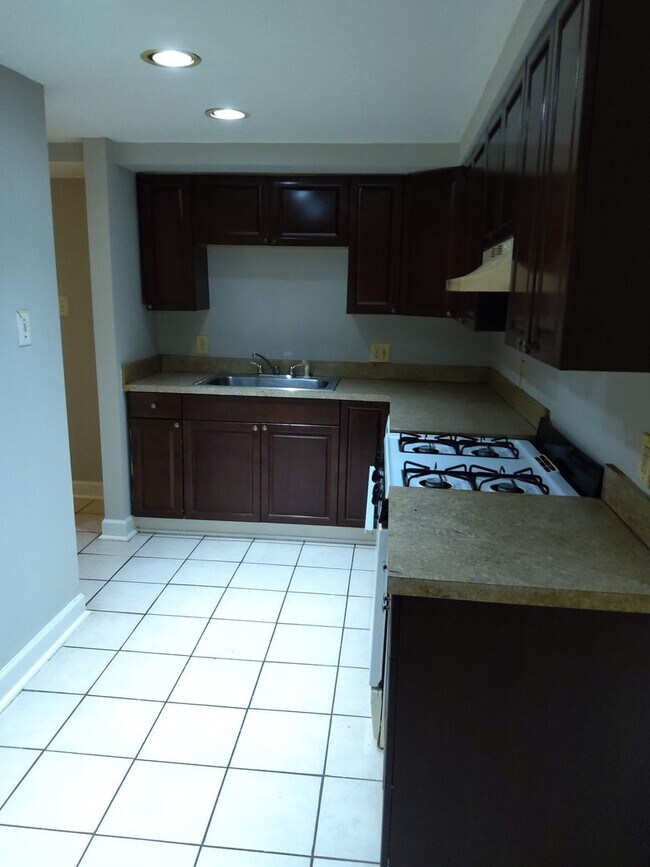 3040 St Paul St Unidad BF