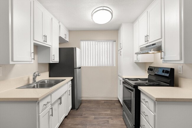 Photo - Waldorf Apartments- Riverside, CA