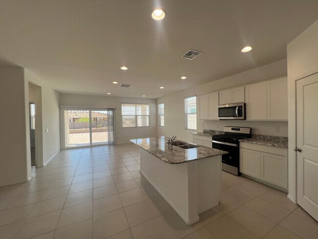 Photo - 15645 W Desert Hollow Dr