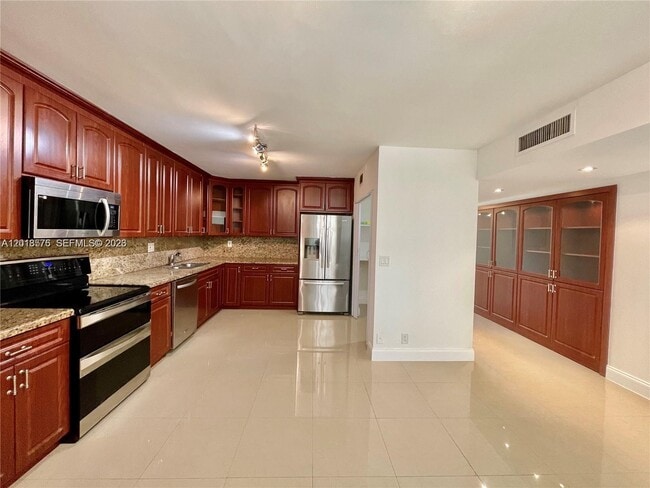 Photo - 20441 NE 30th Ave Unit 122-9