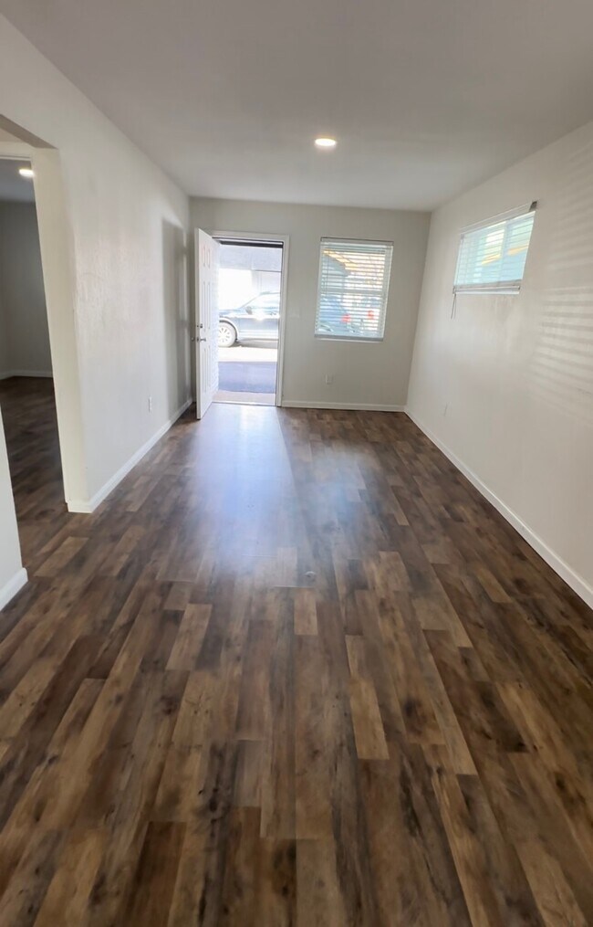 Photo - 3805 Wipprecht St Unit 2