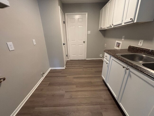 Photo - Welcome to 1700 Crrning Ave!
