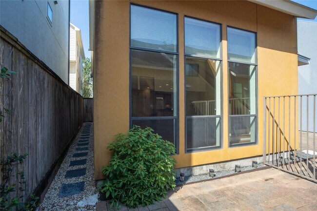 Photo - 4327 Eigel St