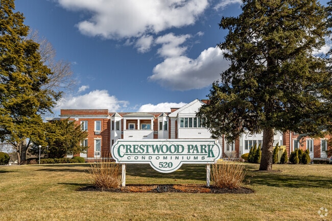 Photo - Crestwood Park Condominiums