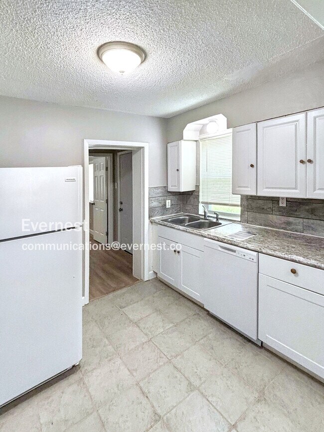 Photo - 10197 Green Valley Dr