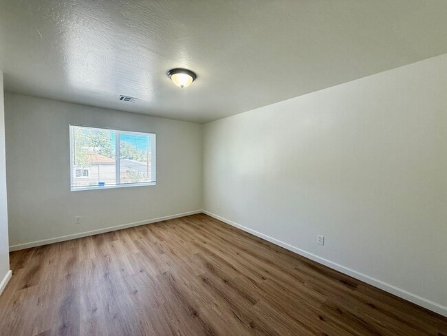 Photo - 566 Lincoln Ave Unit #C