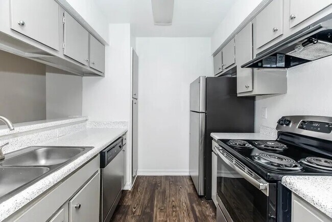 Photo - 4400 Memorial Dr Unit 7-3057