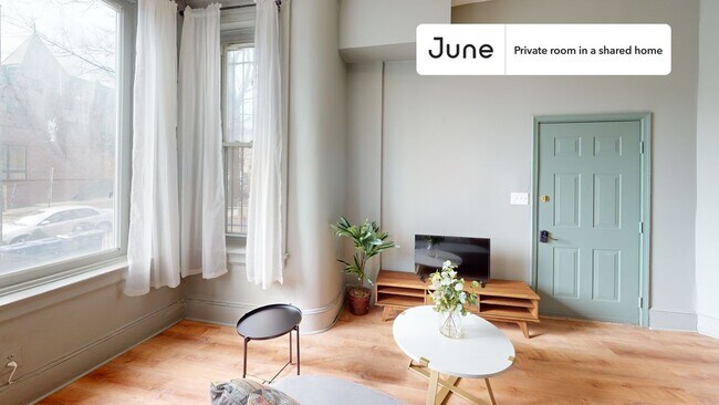 Room in Shared 5 bed/2 bath home in Columbia Heights