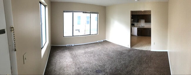 Building Photo - 547 Harrison Ave Rental