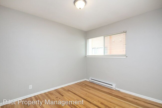 Photo - 717 3rd Ave N