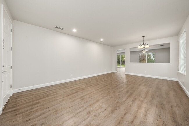 Photo - 2120 Stansfield Dr