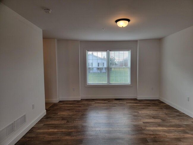Photo - 438 Masonic Dr