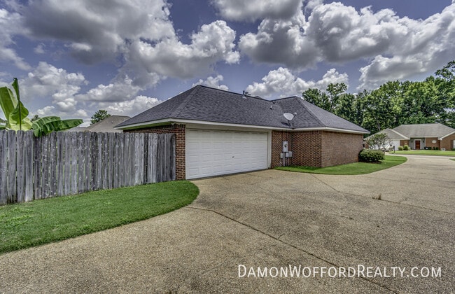 Photo - 131 Hunters Row