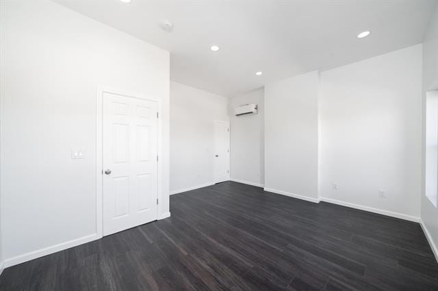 Photo - 258 Suydam Ave