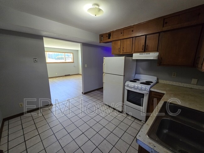 Photo - 804 W Mullan Ave